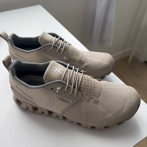 Waterproof on cloud shoes